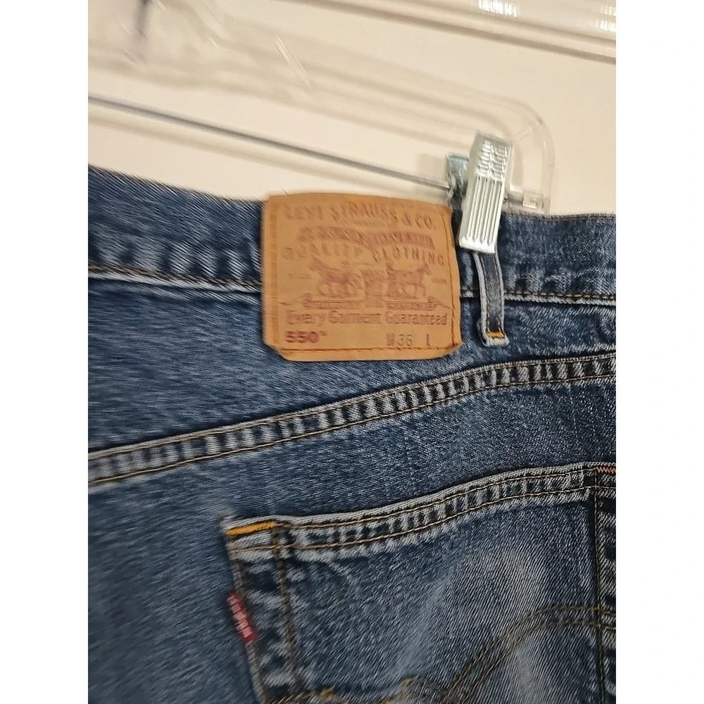 Levi's 550‎ Men's Blue Denim Shorts Distressed Relaxed Fit Size 36